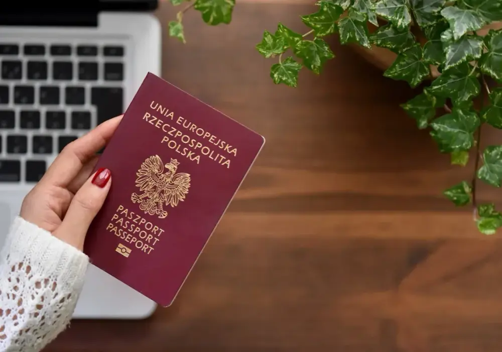 Ile kosztuje nowy paszport? Sprawdź opłaty i oszczędź na dokumentach