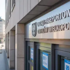 Jak zapisać się do kolejki na paszport i uniknąć długiego czekania