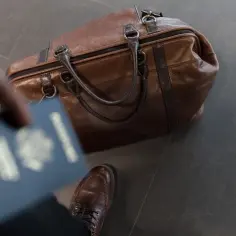 Czy można przewozić pamiątki w bagażu podręcznym? Oto ważne zasady