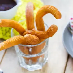 Jak się czyta churros? Odkryj poprawną wymowę i ciekawostki